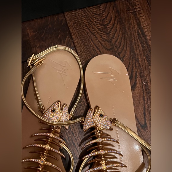RARE Giuseppe Zanotti gold metallic leather 20th anniversary fish bone sandals - Picture 5 of 6